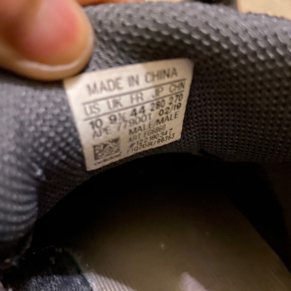 Yeezy Adidas Boost 700 V2 in Geode